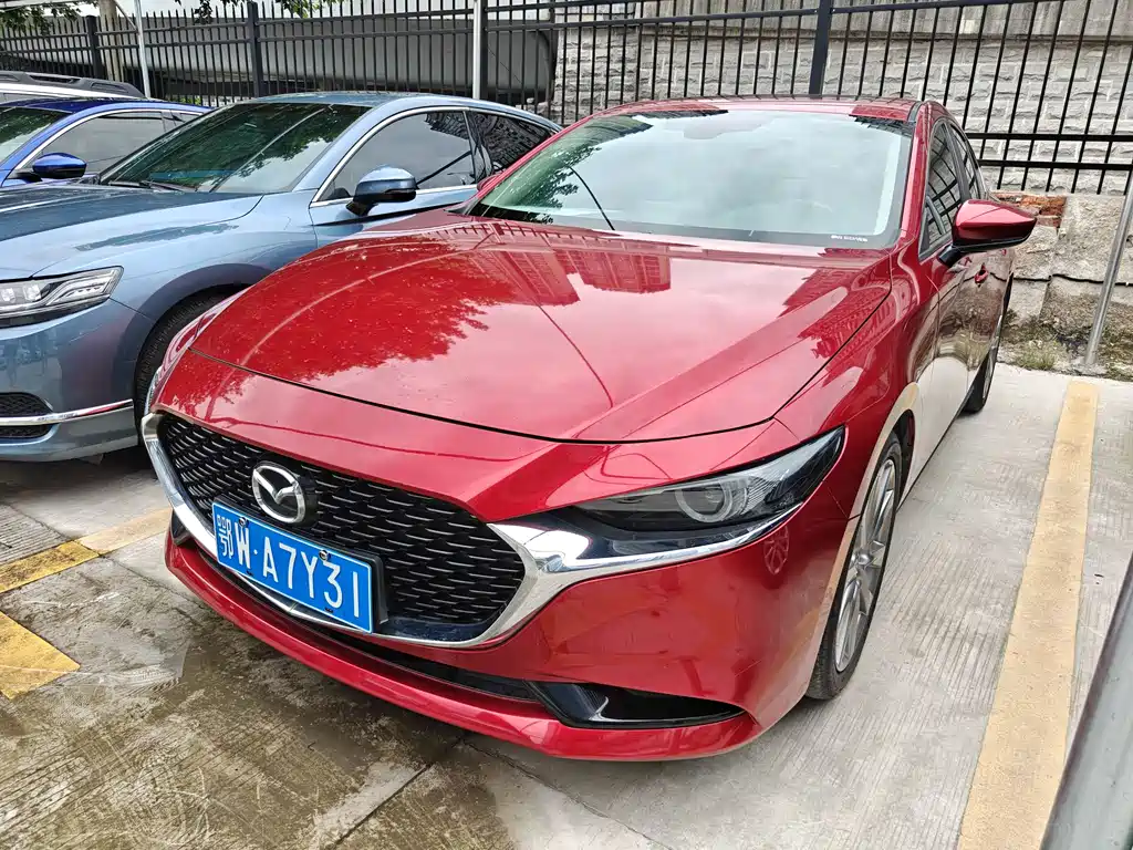 Купить Mazda 3 Axela