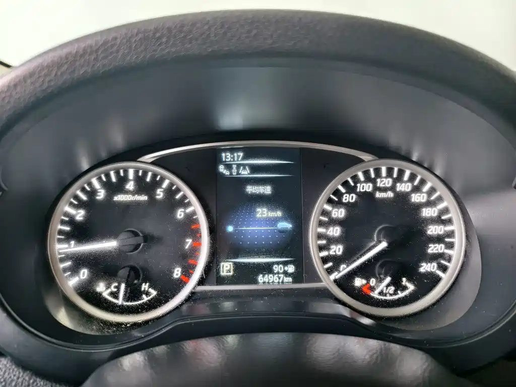 Nissan Tiida — миниатюра 9