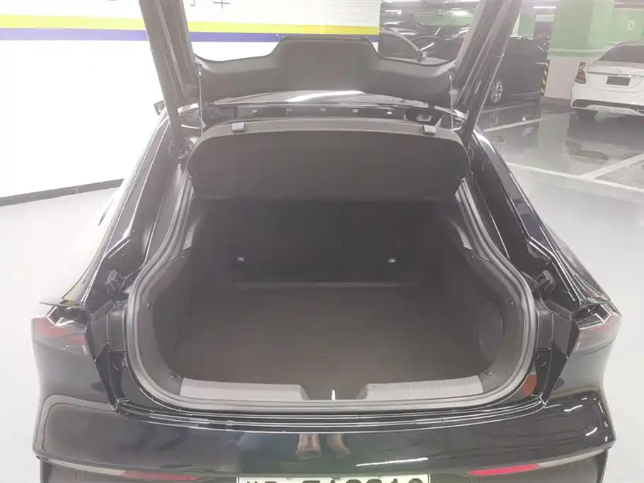CHANGAN  UNI V SMART IDD