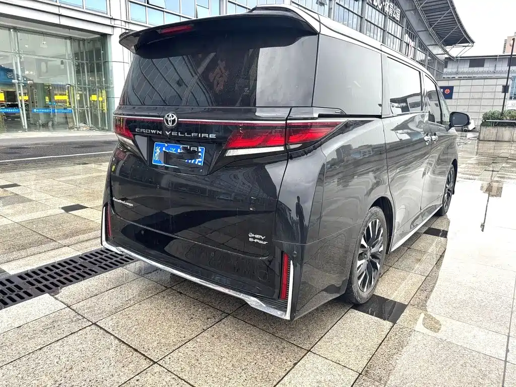 Toyota Vellfire — миниатюра 9