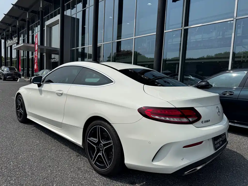 Mercedes-Benz C-Class (Import) — миниатюра 4