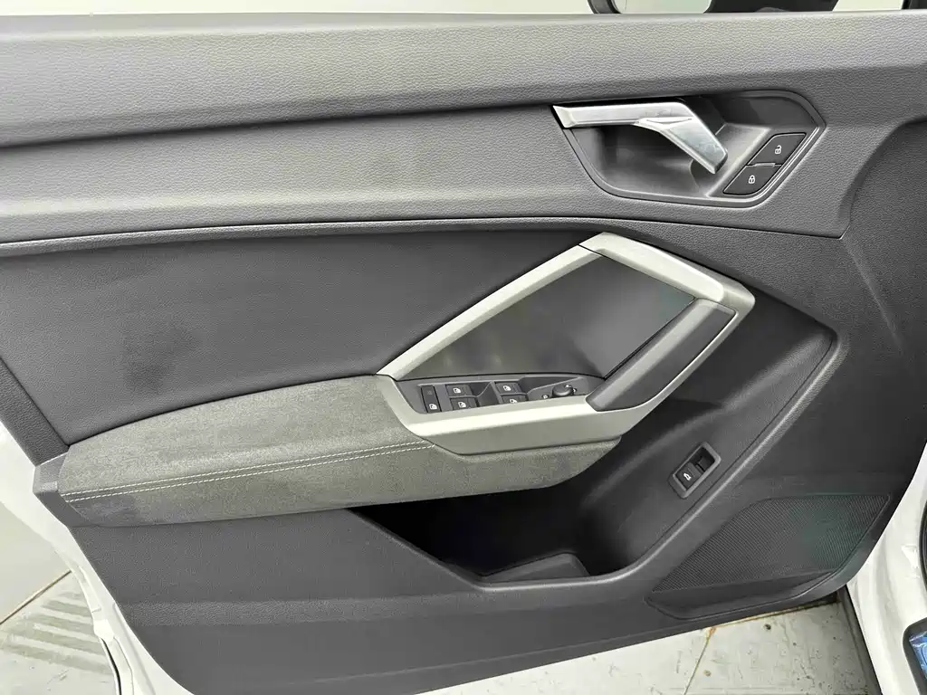 Audi Q3 — миниатюра 10