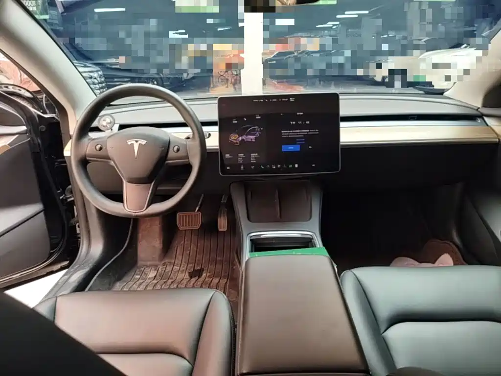 Tesla Model 3 — миниатюра 10