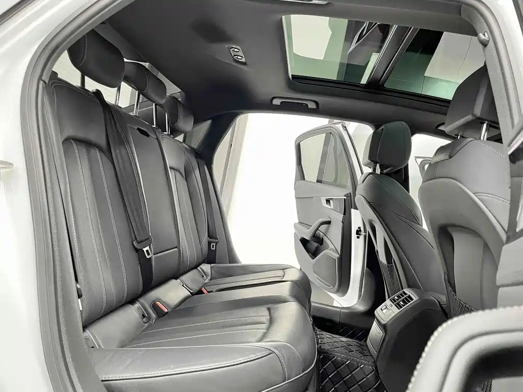 Audi A4L — миниатюра 8