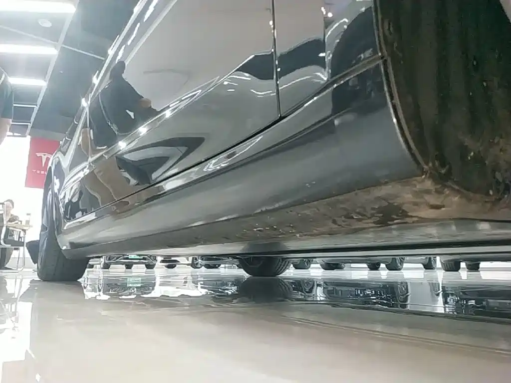 Tesla Model 3 — миниатюра 21