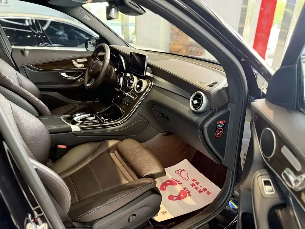Mercedes-Benz GLC — миниатюра 12