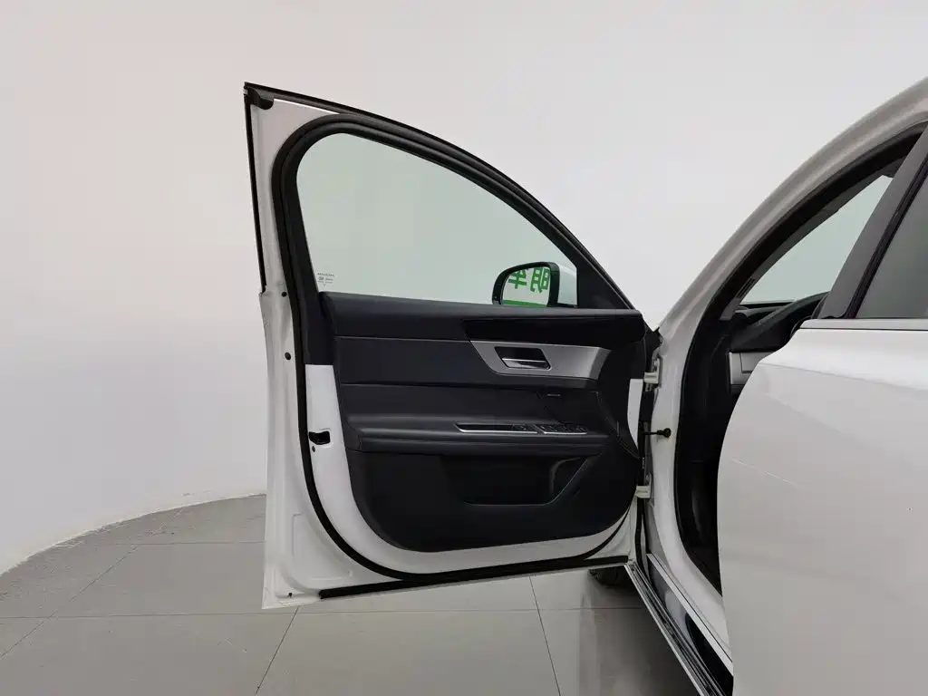 Jaguar XFL 2020 XFL 2.0T P200