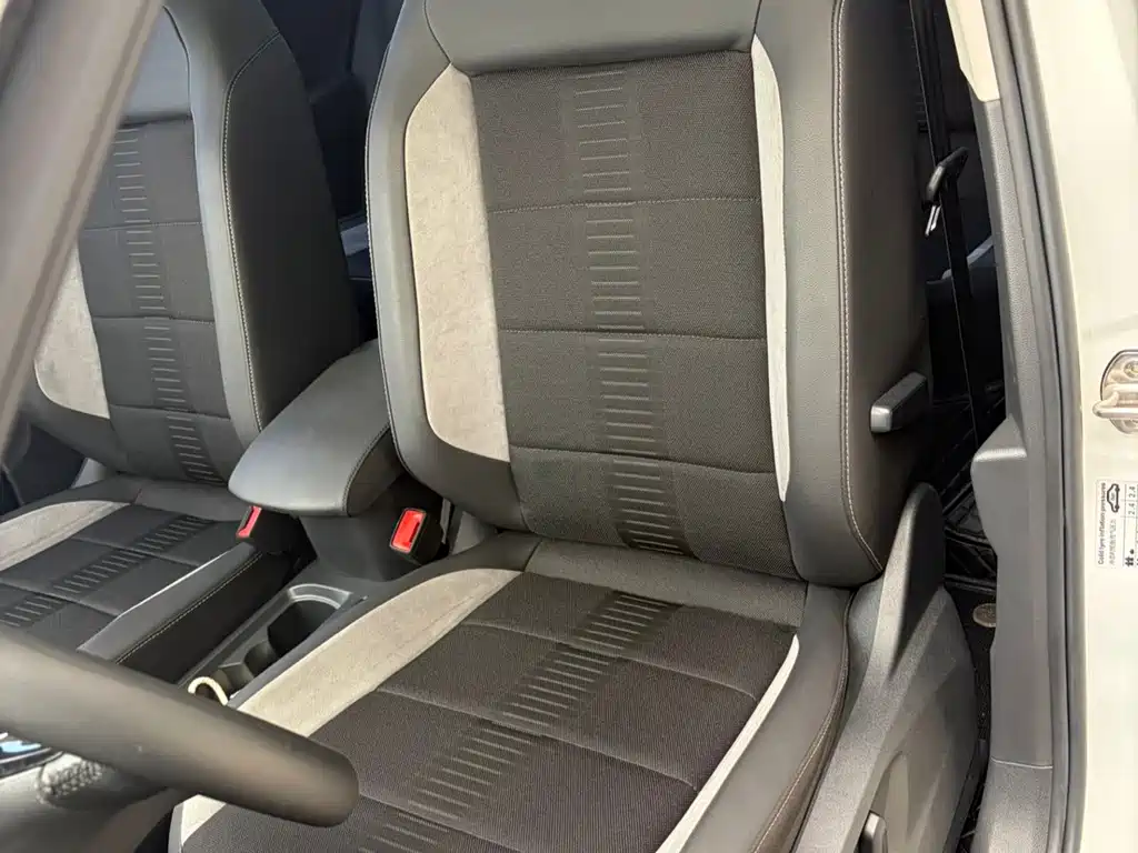 Volkswagen T-Roc — миниатюра 6