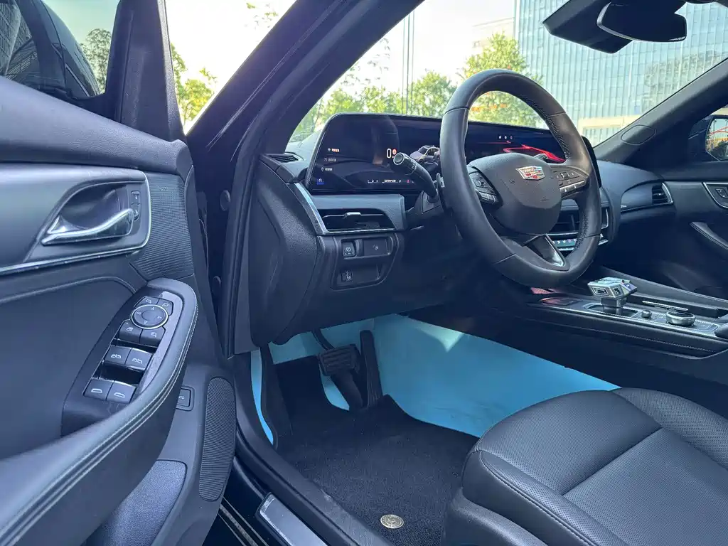 Cadillac CT5 — миниатюра 5
