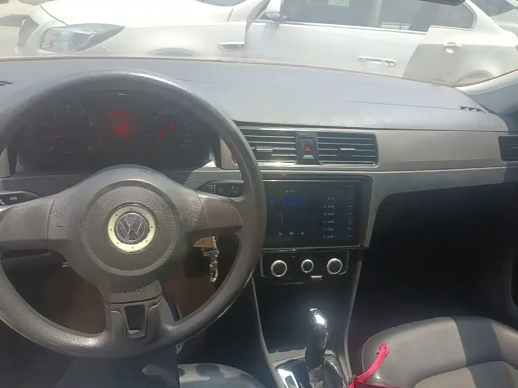 Volkswagen Santana — миниатюра 10