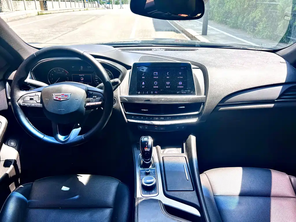 Cadillac CT5 — миниатюра 11