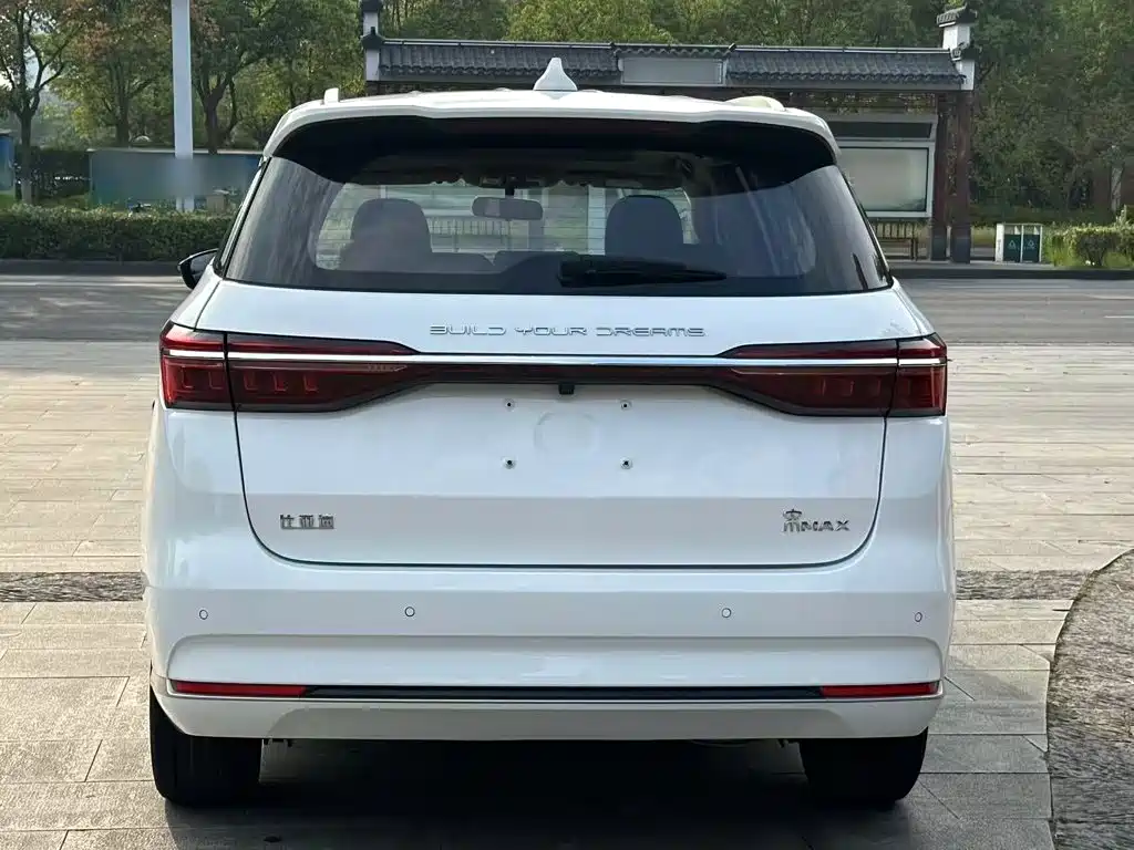 BYD MAX — миниатюра 6