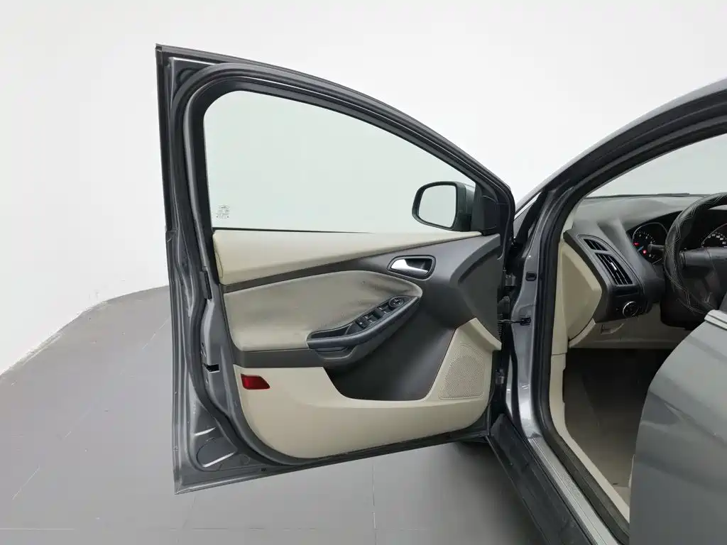 Ford Focus — миниатюра 8