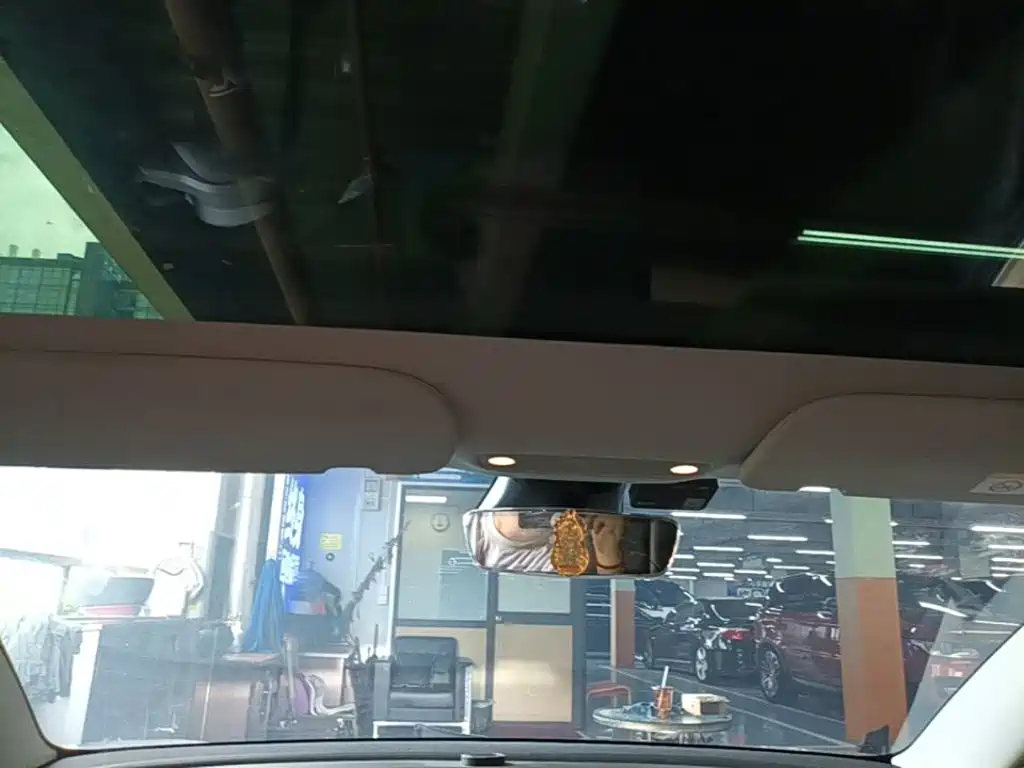 Tesla Model 3 — миниатюра 18