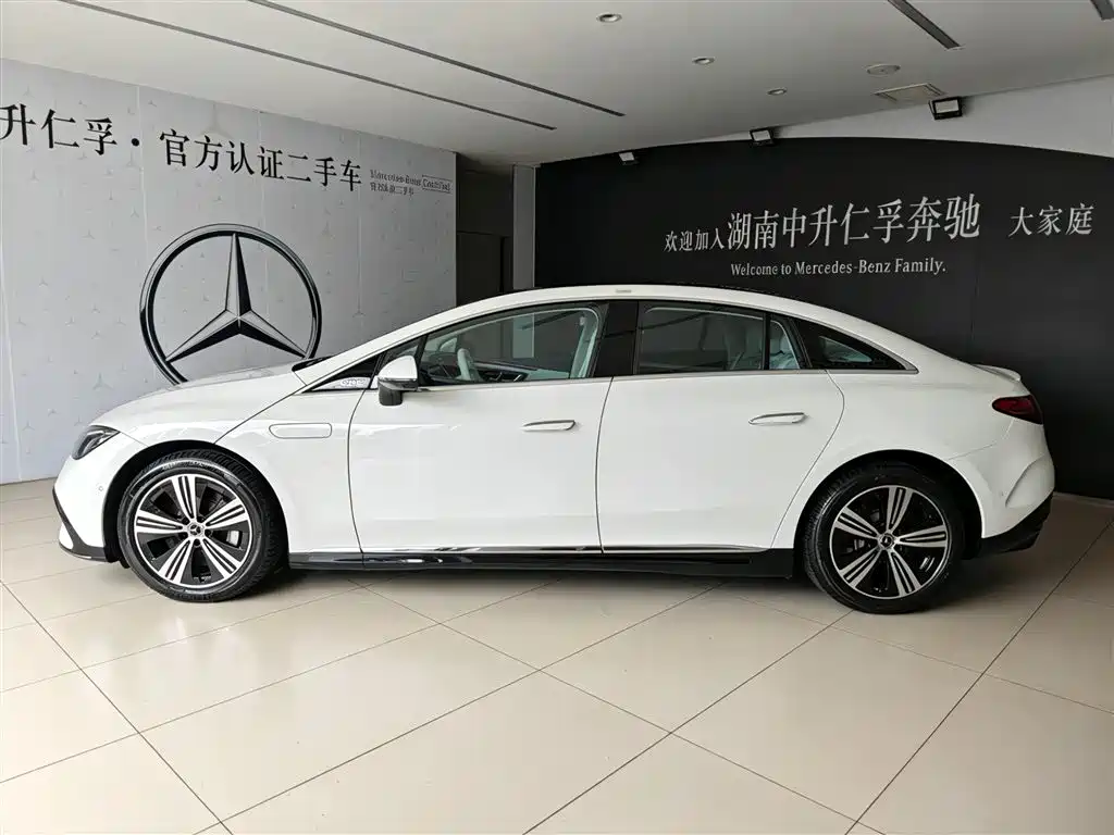 Mercedes-Benz EQE 2025 500 4MATIC Luxury