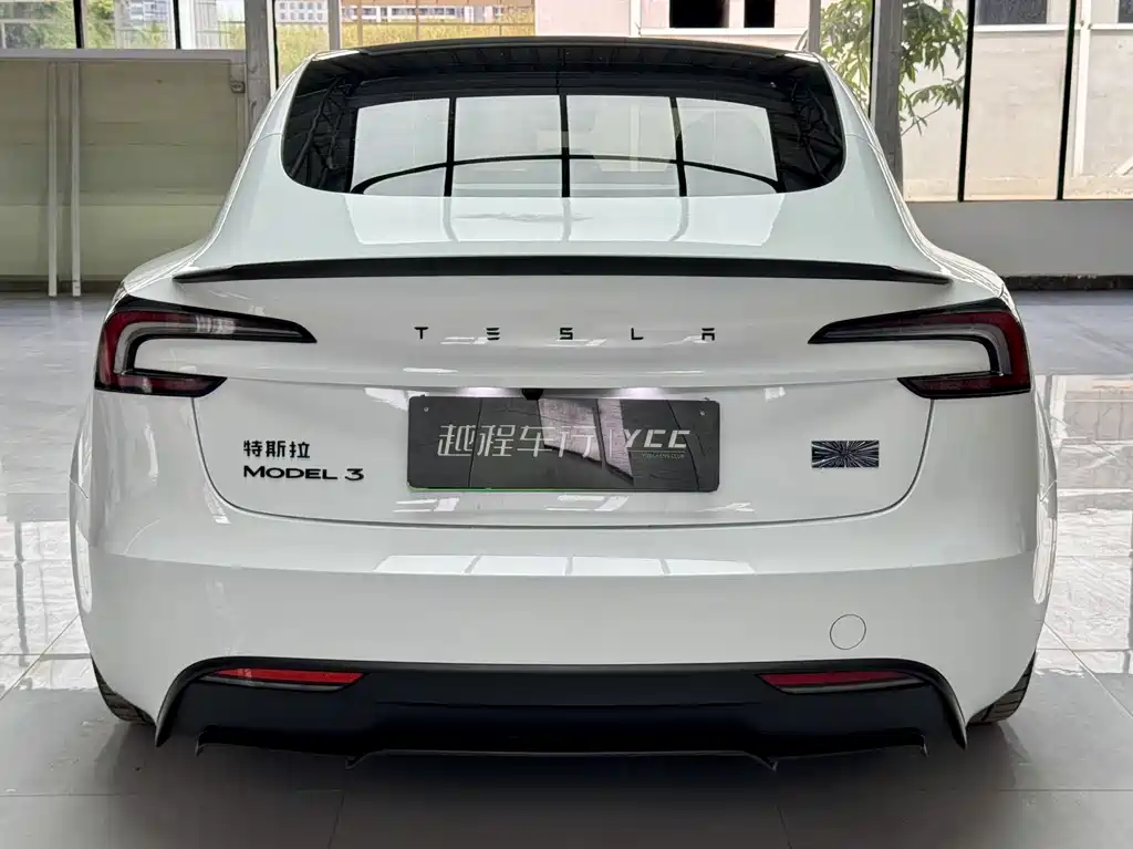 Tesla Model 3 — миниатюра 11