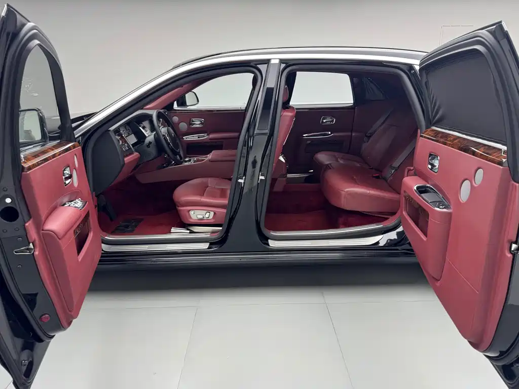 Rolls-Royce Ghost — миниатюра 9