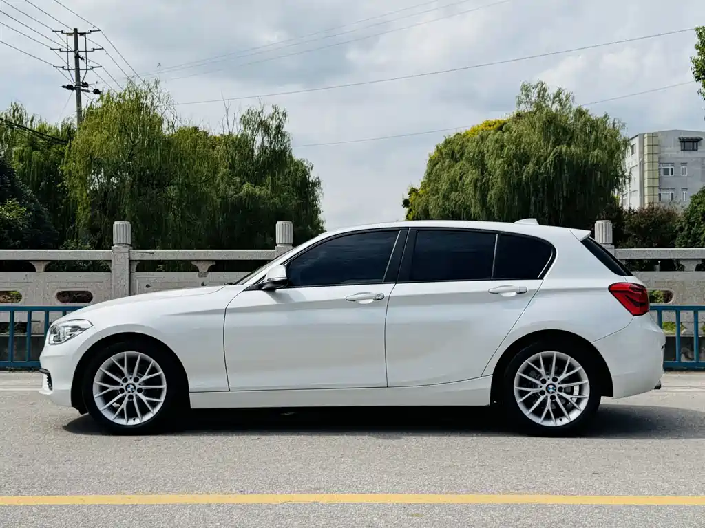 BMW 1 Series (Import) — миниатюра 4
