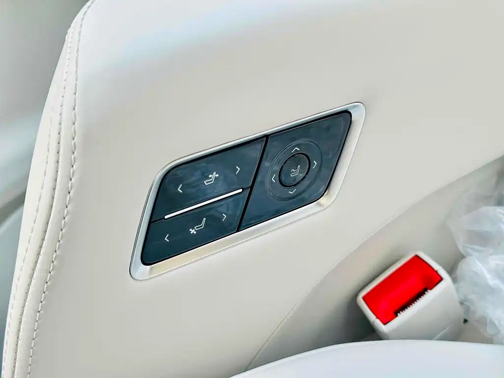 BUICK GL8 NEW ENERGY