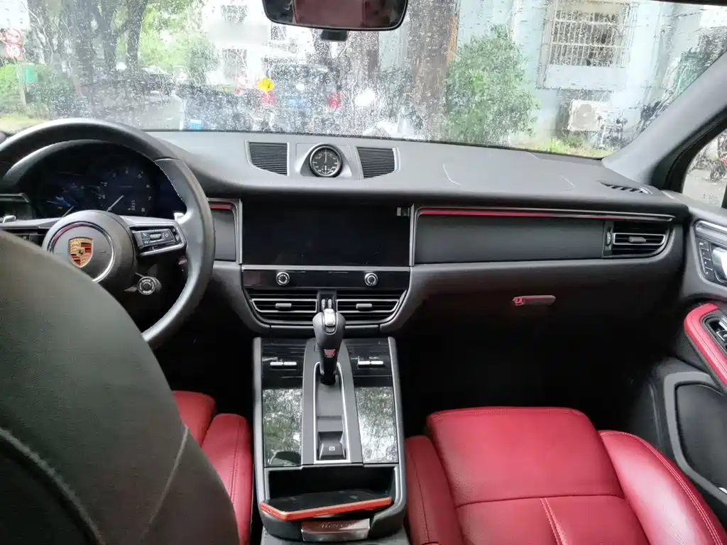 Porsche Macan — миниатюра 5