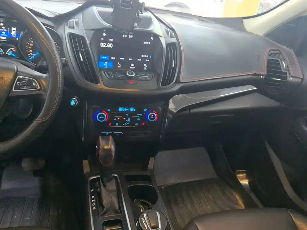 Ford Kuga — миниатюра 13