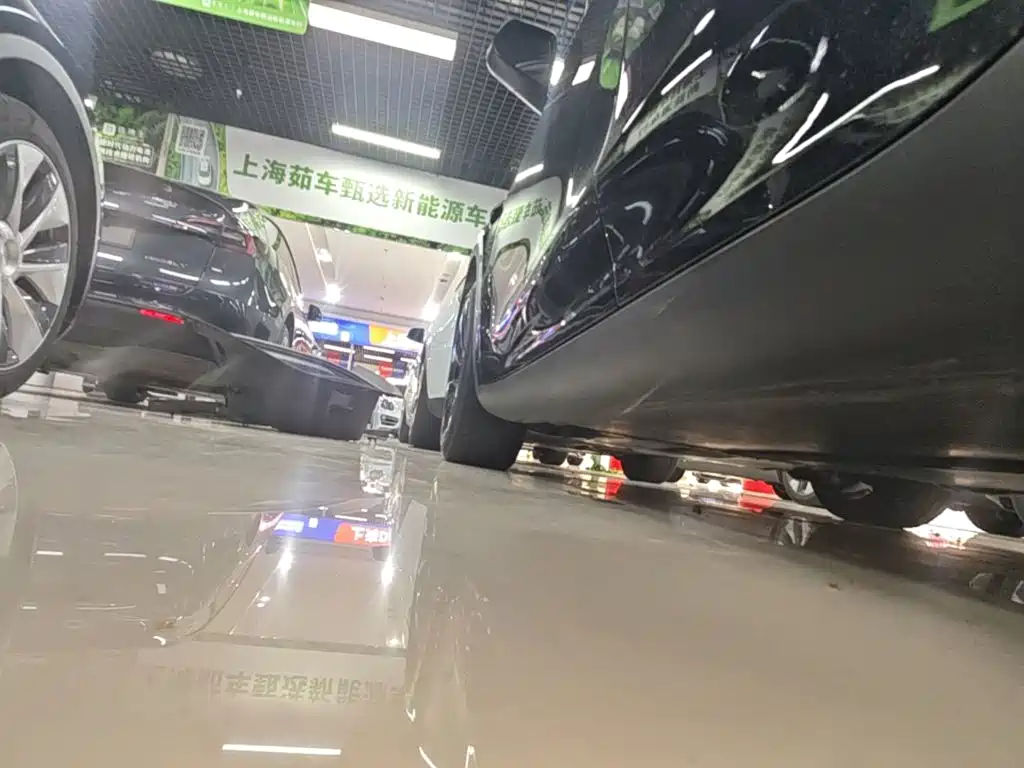 Tesla Model Y — миниатюра 22