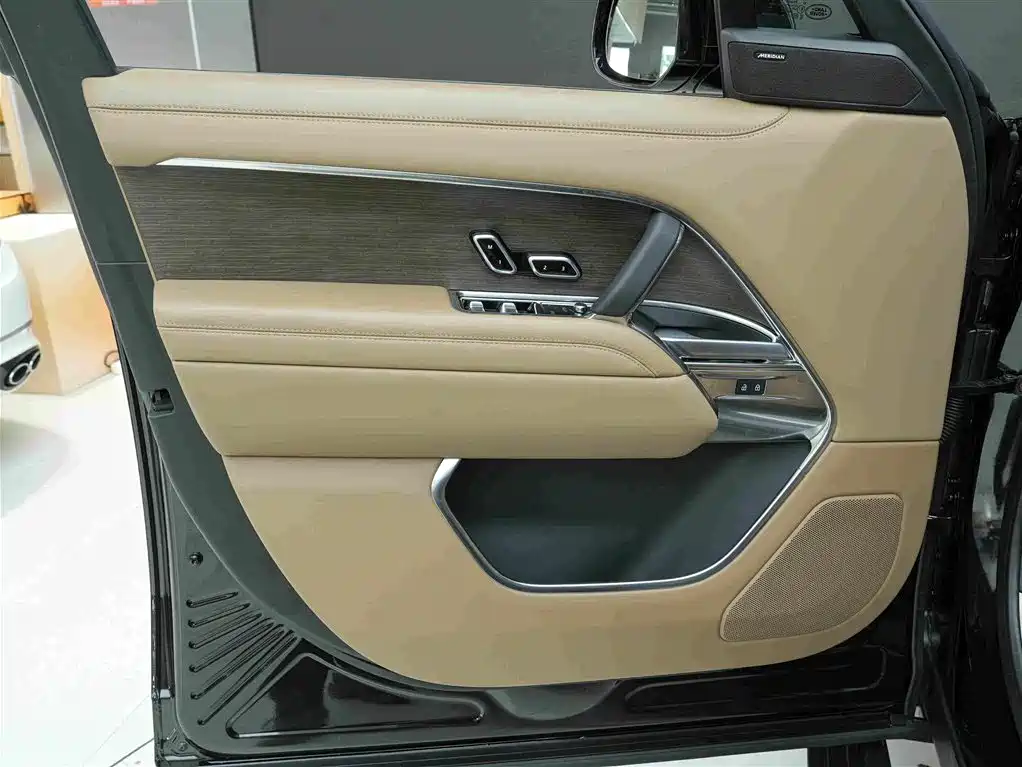 Land Rover Range Rover — миниатюра 15