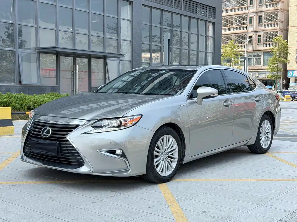 Lexus ES 2017