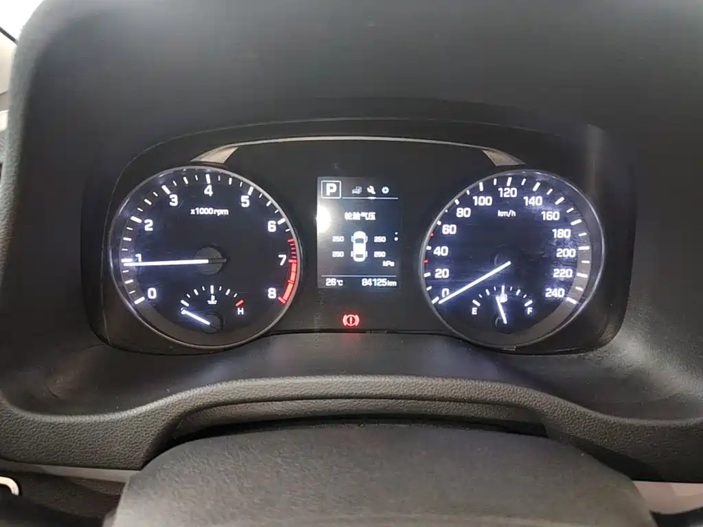 Hyundai Elantra — миниатюра 12