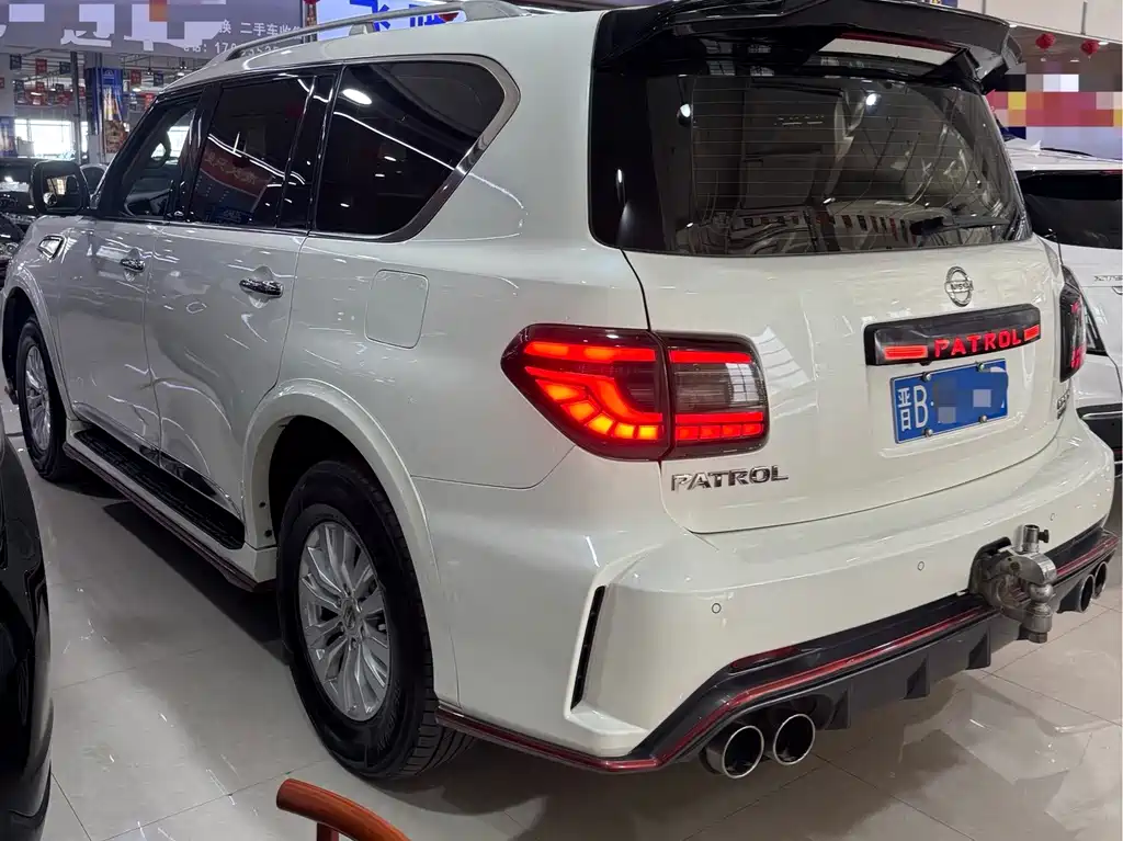 Nissan Patrol — миниатюра 7