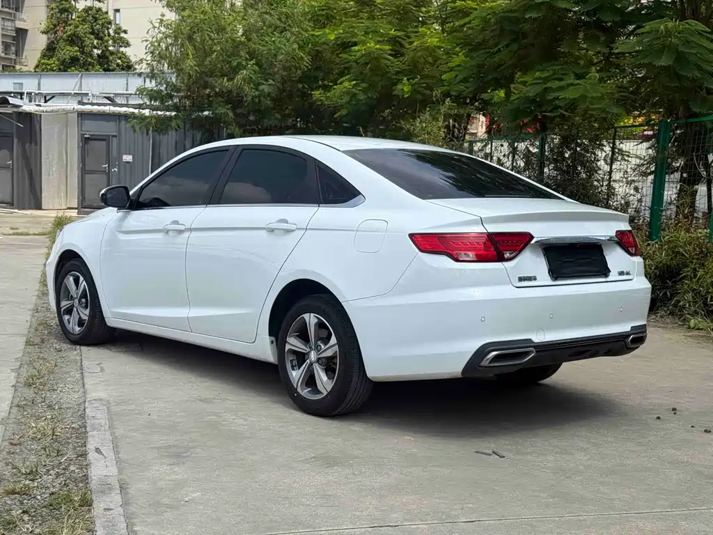 Geely Emgrand GL — миниатюра 8