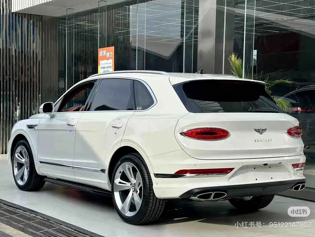 Bentley Bentayga 4.0T V8, фото 2