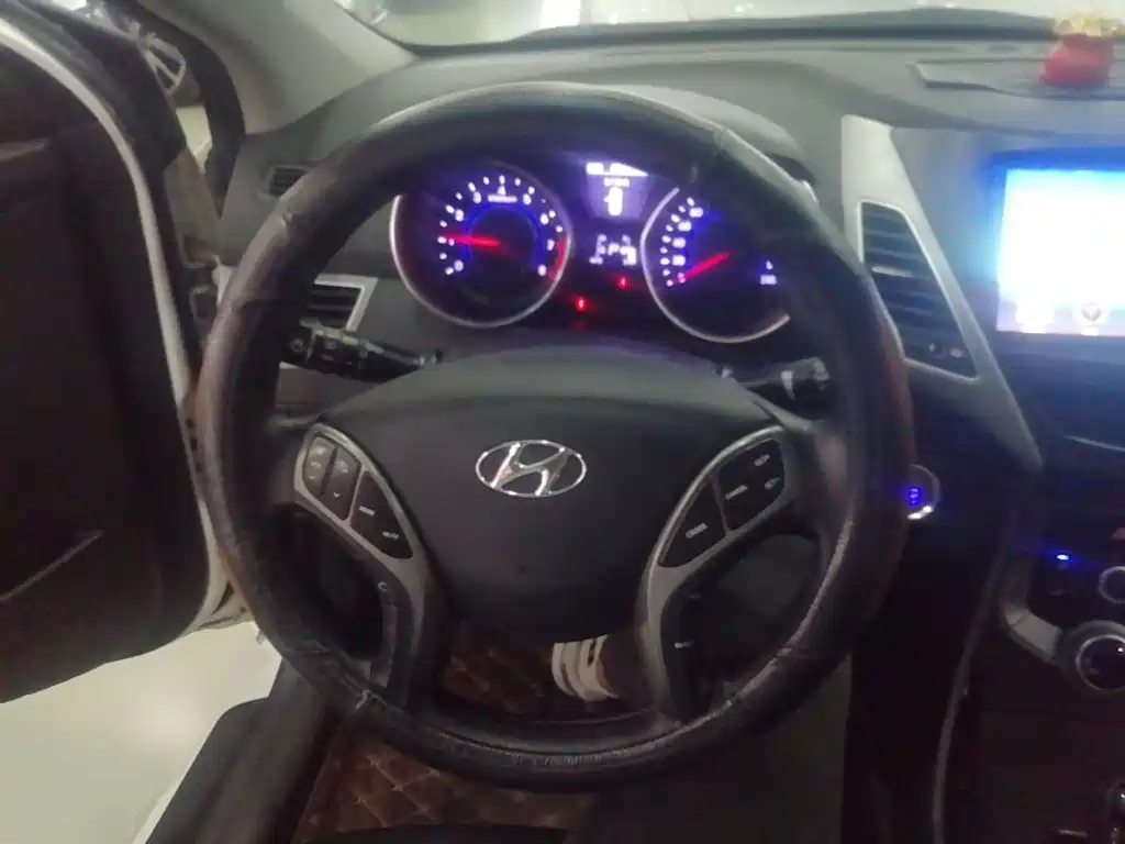 Hyundai Elantra Langdong — миниатюра 11