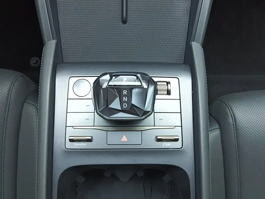 BYD Qin L — миниатюра 16