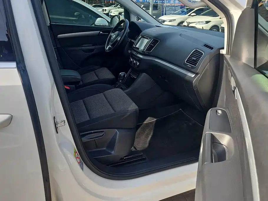 Volkswagen Sharan — миниатюра 8