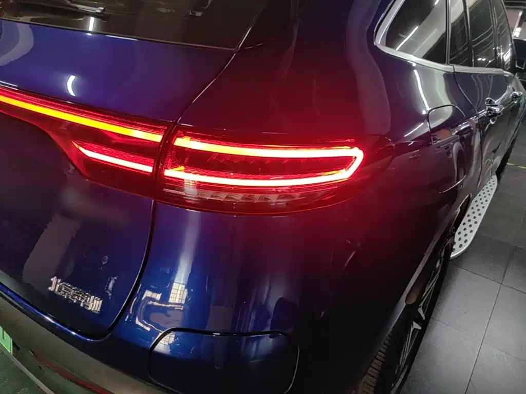 Mercedes-Benz EQC — миниатюра 8