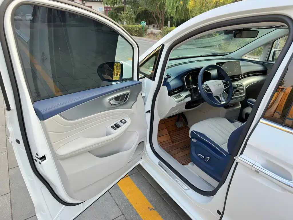 Roewe iMAX8 — миниатюра 15
