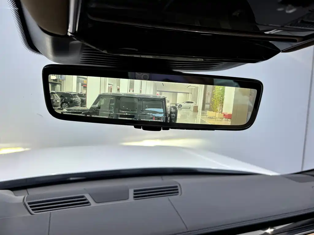 Land Rover Range Rover — миниатюра 21