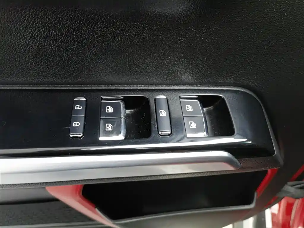BAIC BJ40 2018 PLUS 2.3T AT Premium V