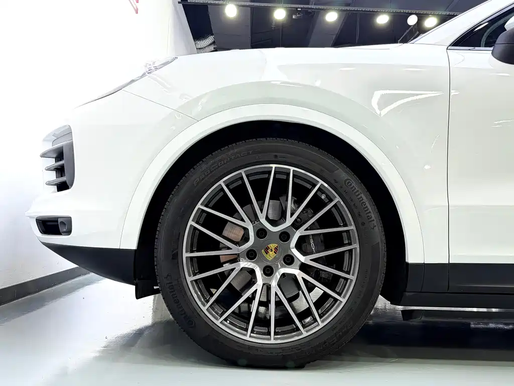 Porsche Cayenne — миниатюра 27