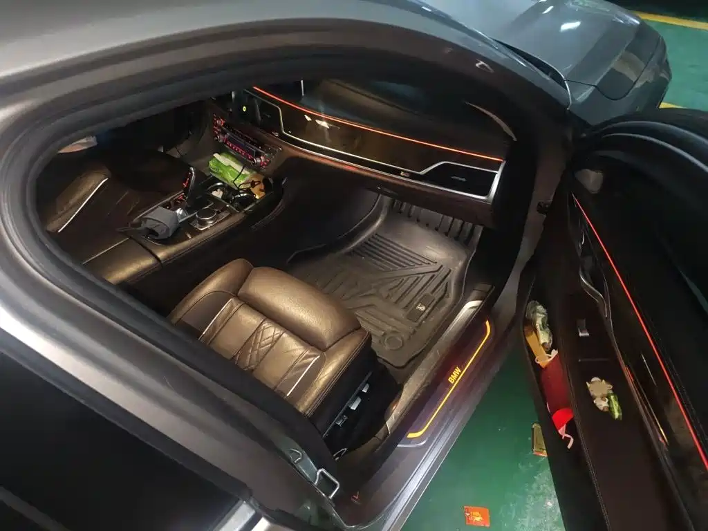 BMW 7 Series — миниатюра 18
