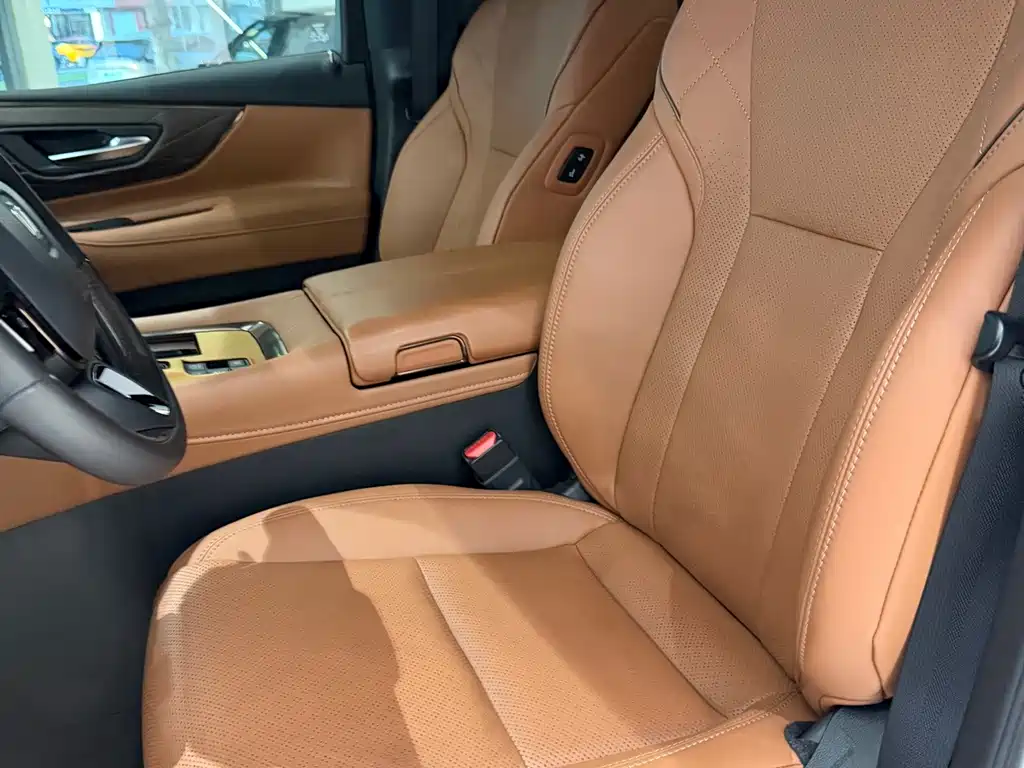 Toyota Vellfire — миниатюра 12