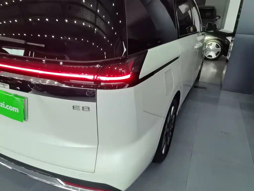 GAC Motor Trumpchi E8 PHEV — миниатюра 8