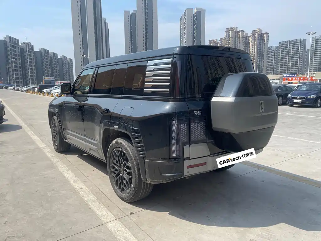 Yangwang Yangwang U8 — миниатюра 12
