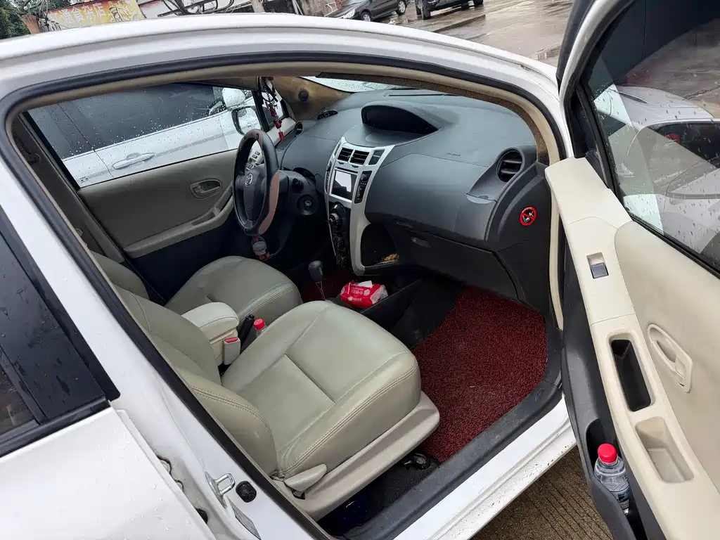 Toyota Yaris 2011 1.6GS AT