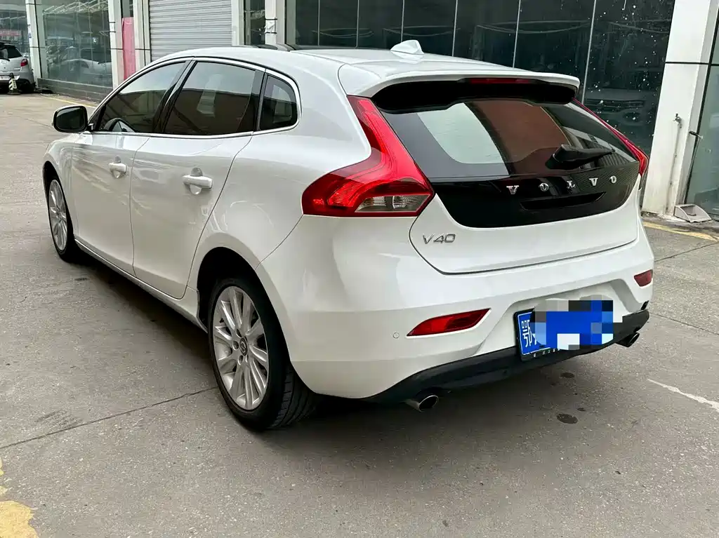 Volvo V40 — миниатюра 8