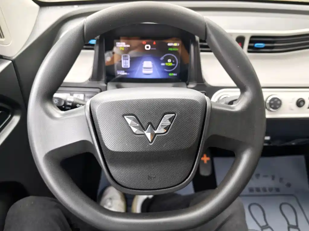 Wuling MINIEV — миниатюра 10
