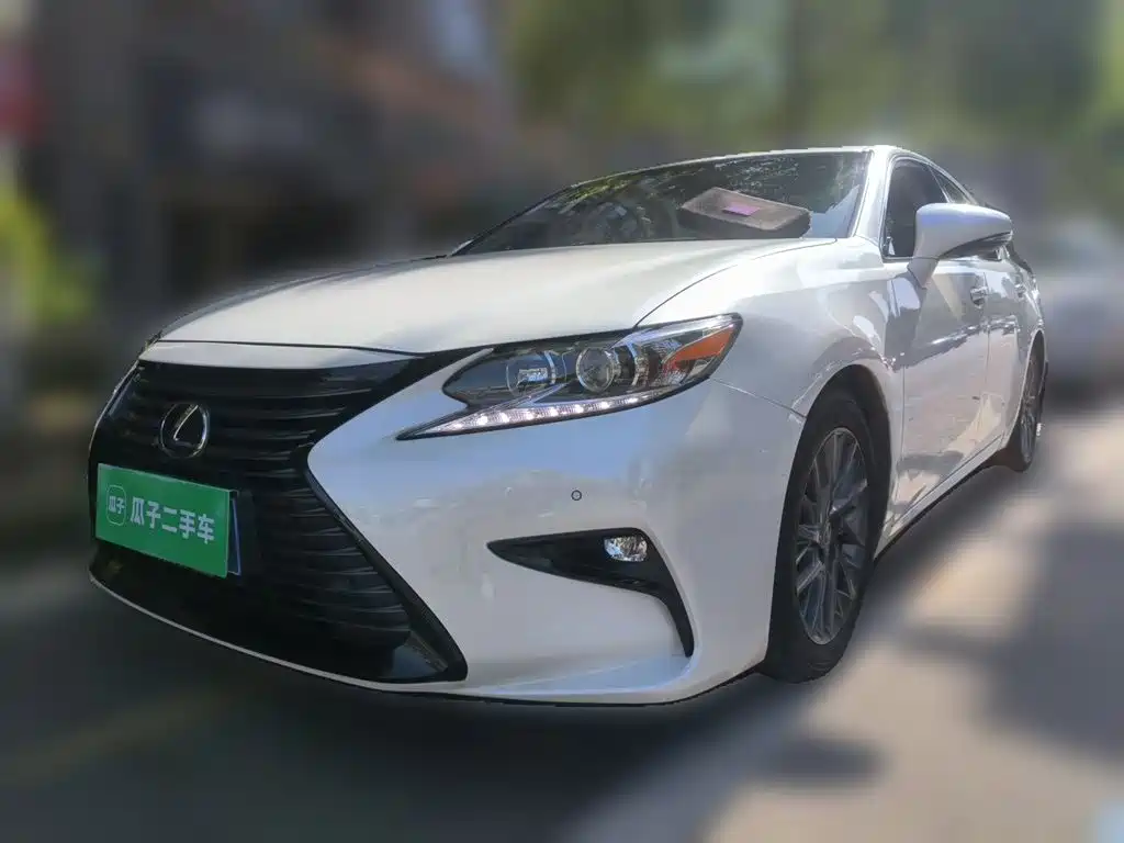 Lexus ES 2018