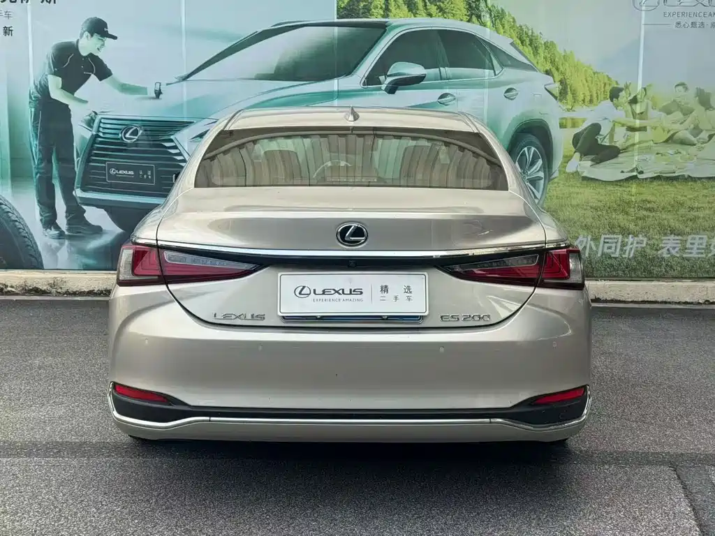 Lexus ES — миниатюра 8