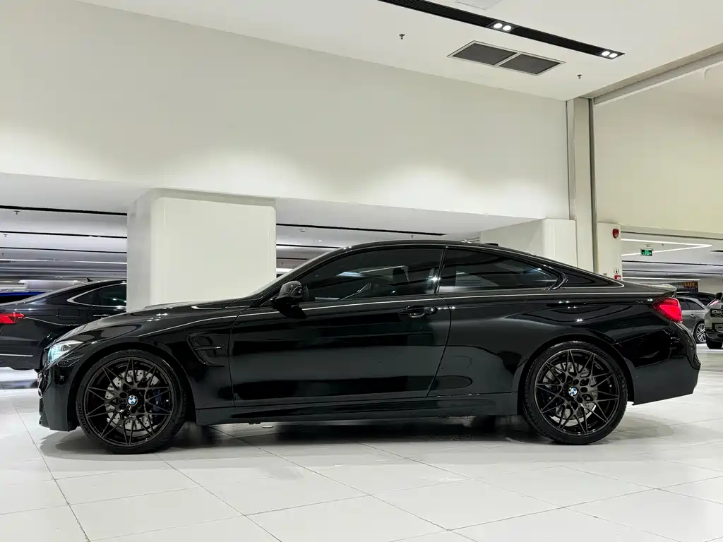 BMW M4 — миниатюра 3